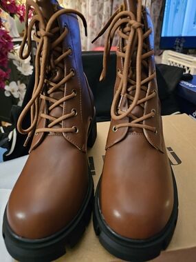 IDIFU Brown Heeled Lace-Up Women's Boots